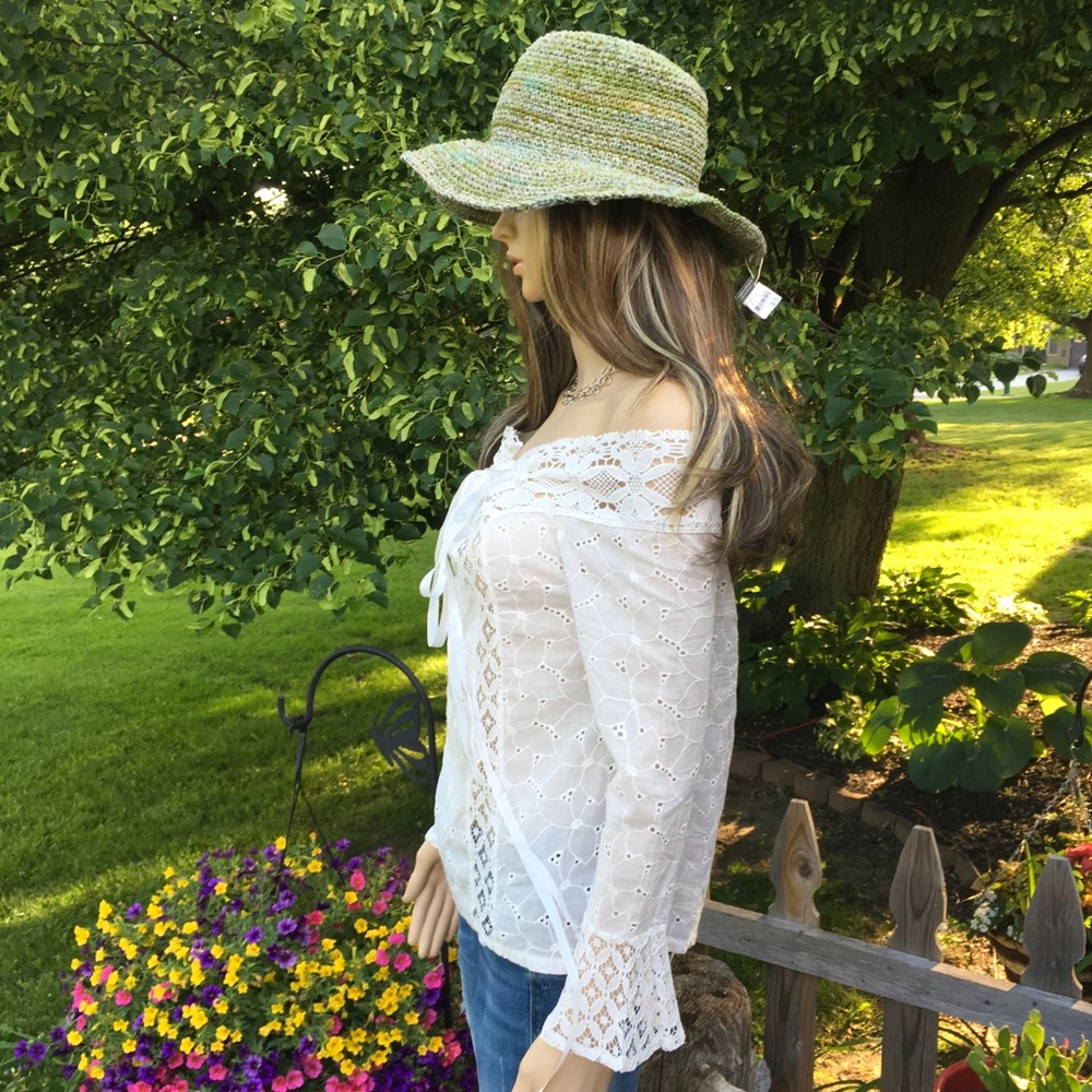 SALE OFF SHOULDER EYELET & LACE - Picture 8 of 8